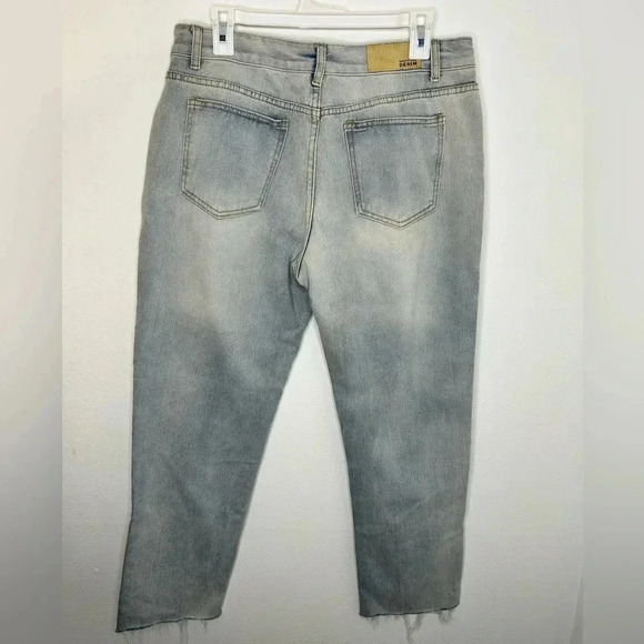 Nasty Gal Jeans Light Wash Denim Distressed Crop Raw Hem High Rise US 12 UK 14 - Picture 6 of 10